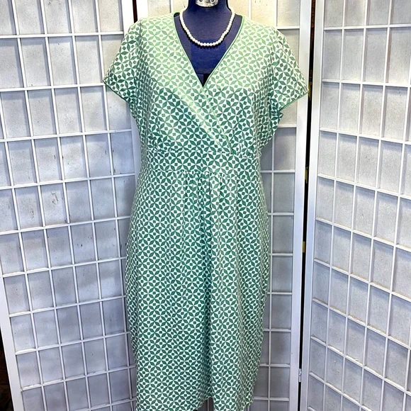 Boden | Dresses | Boden Short Sleeve Vneck Dress 2 | Poshmark
